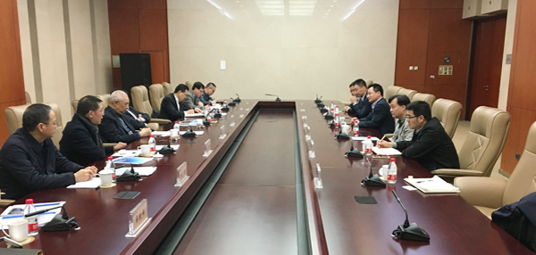 機(jī)電集團(tuán)董事長王敏、副總經(jīng)理?xiàng)钫鹩畎輹?huì)華能集團(tuán)領(lǐng)導(dǎo)