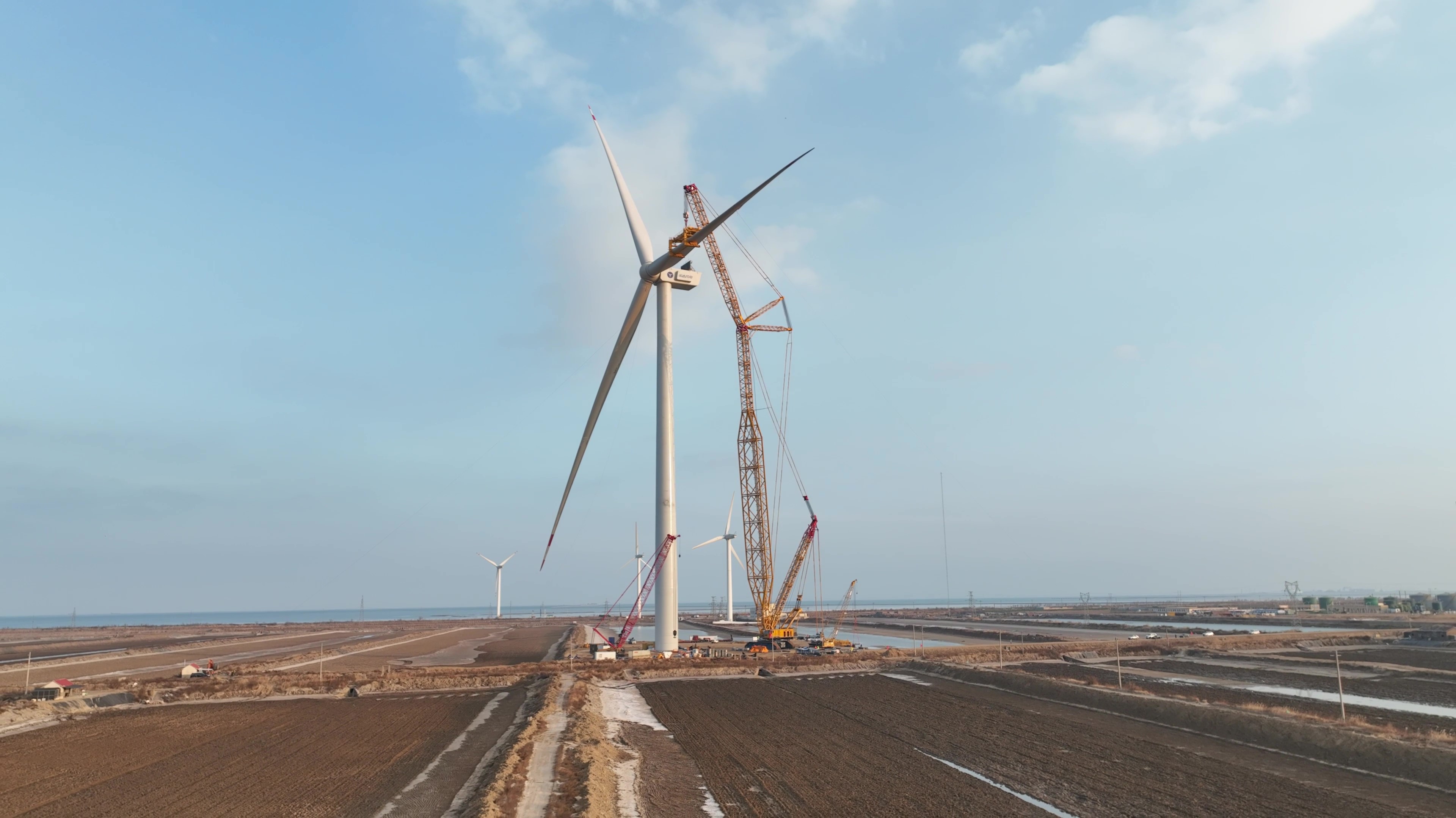 經(jīng)年打磨今朝亮劍！威尼斯9499登錄入口股份深遠(yuǎn)海16MW&ldquo;海鷹&rdquo;平臺(tái)吊裝成功